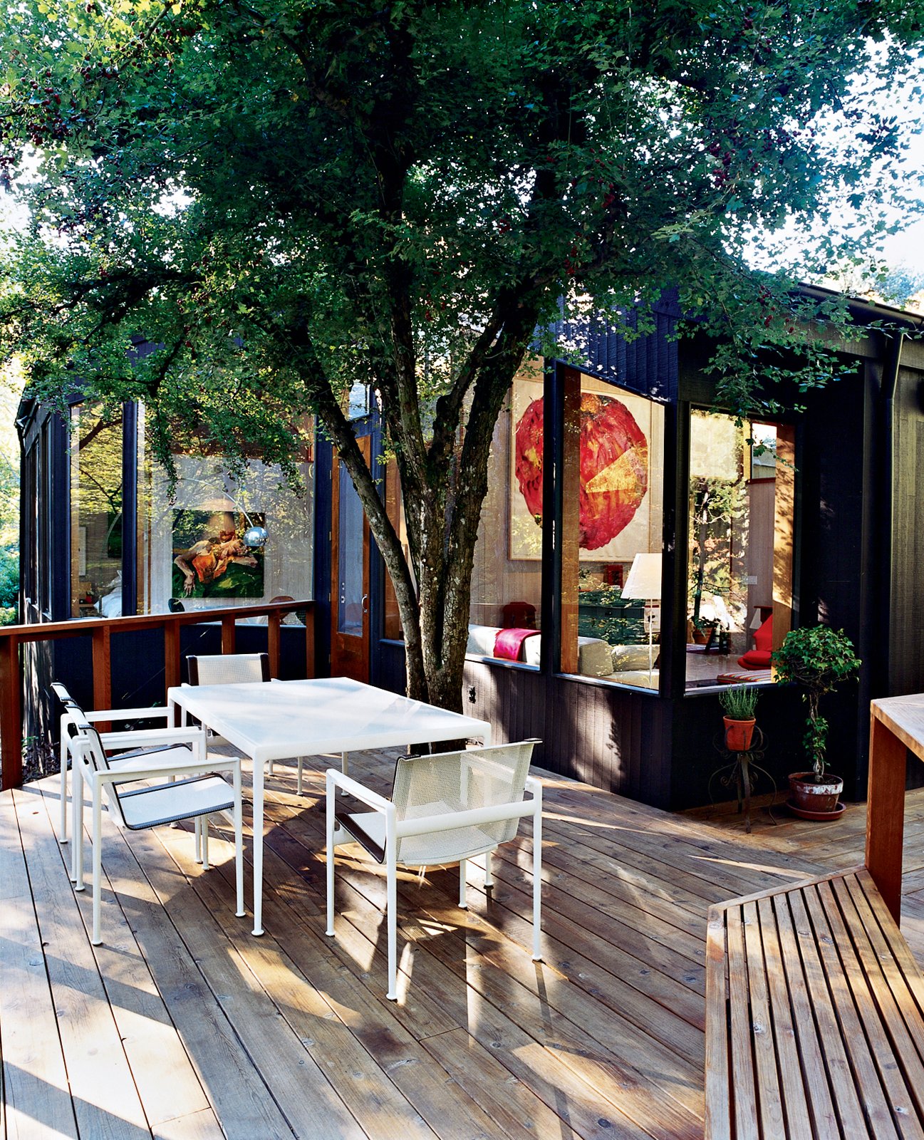 #outdoor #outside #modern #moderndesign #exterior #patio #dining #deck #glass #nature #outdooroffice #patiofurniture #color #richardschultz #table #chairs #cedar 