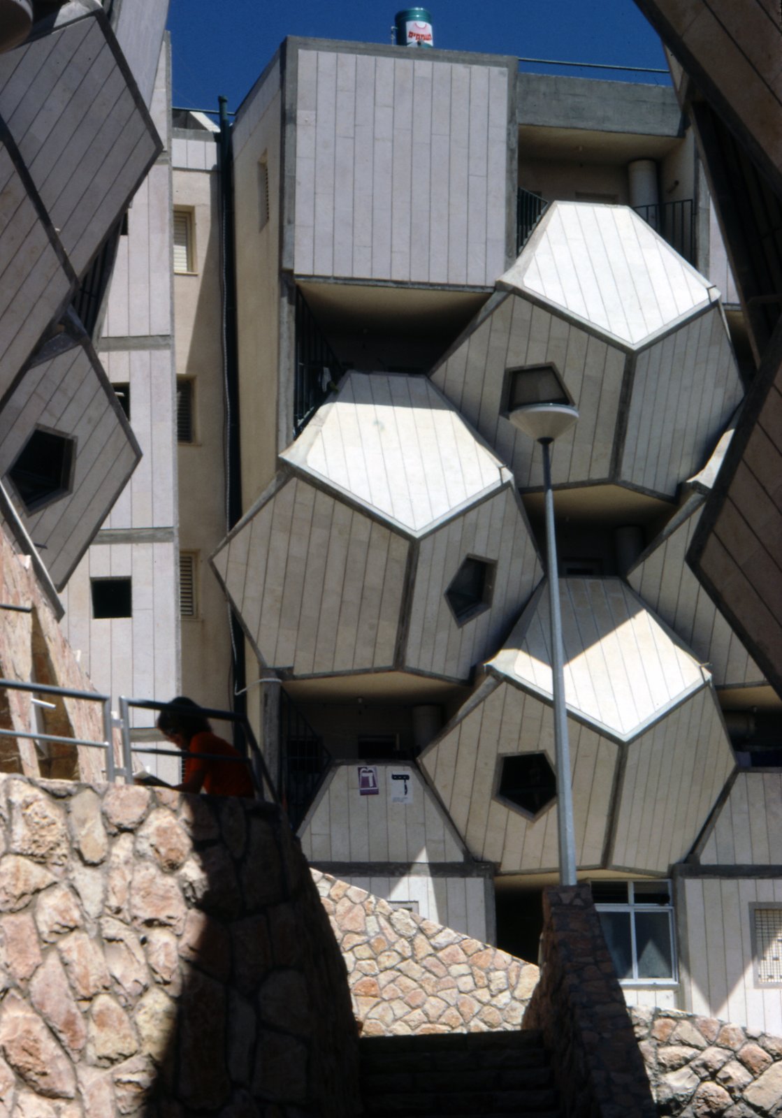 Hecker also argues that the structure's form helps it to adapt to hilly and irregular terrain. Photo by Zvi Hecker.