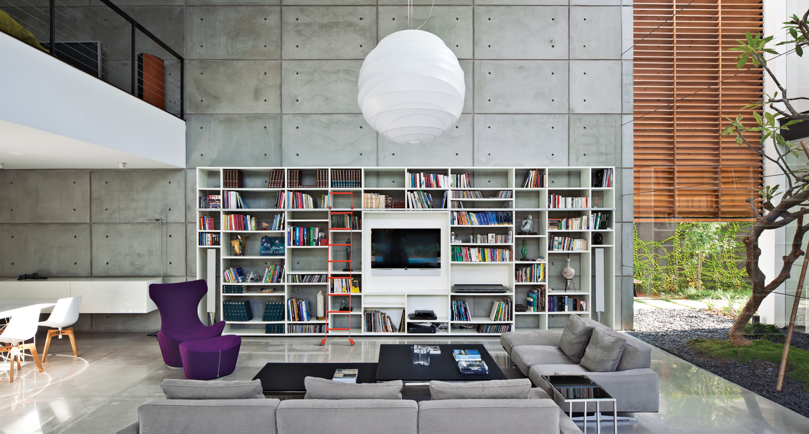 Photo 5 of 7 in Inventive Modern Houses in Israel by Diana Budds - Dwell