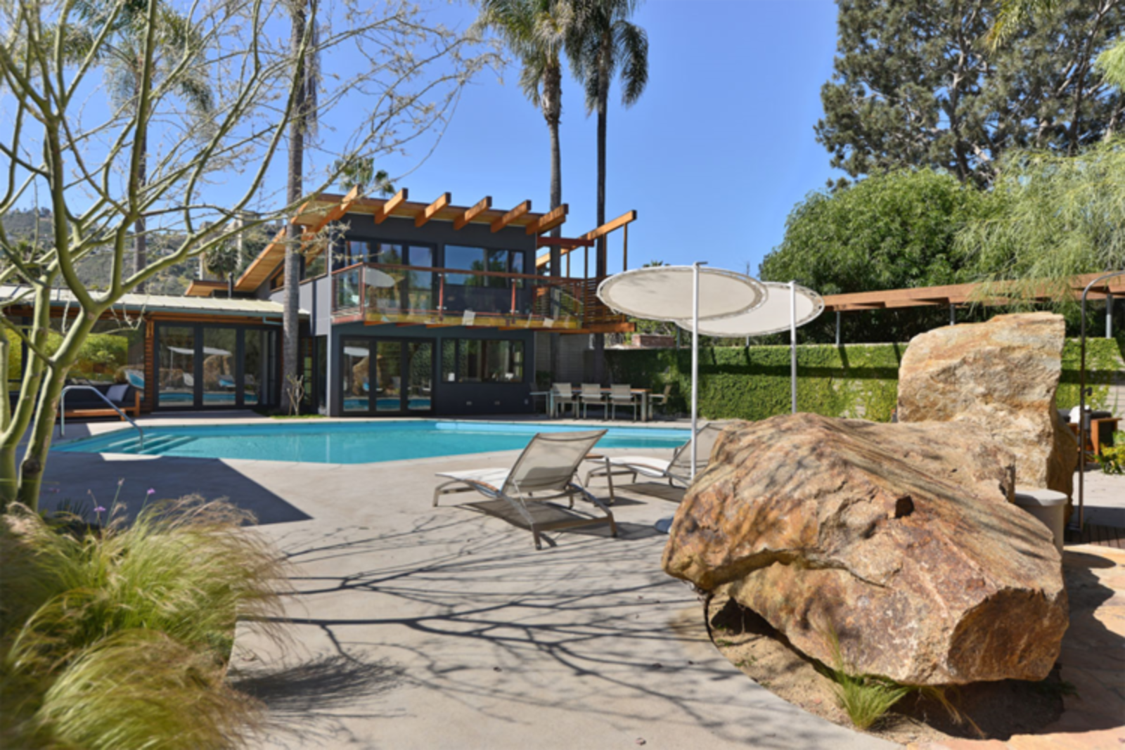 Photo 4 of 12 in It’s Time to Kick Off Dwell Home Tours—First Stop, San Diego Dwell