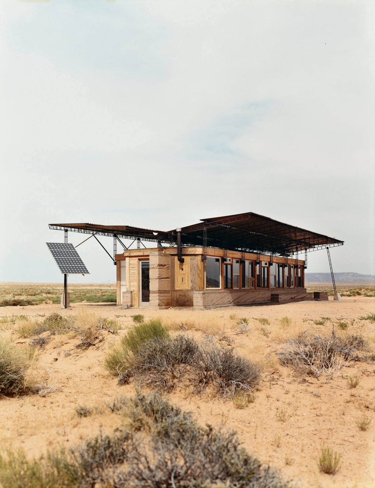 Image showcasing Photo 7 of 10 in 9 Stellar Homes That Venture Off-Grid from No Grid in Sight - Dwell