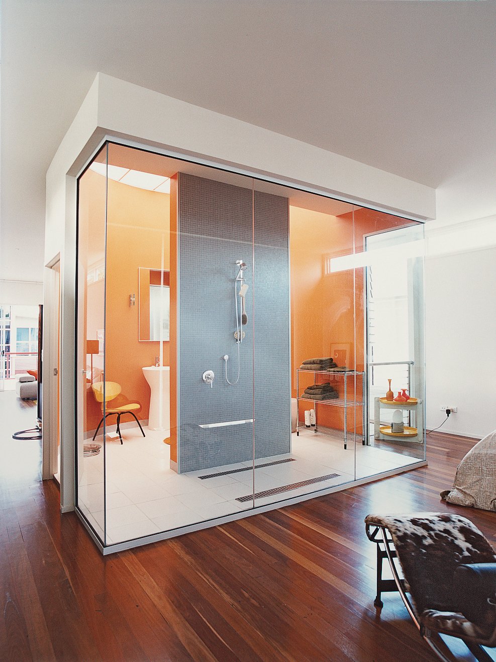 Photo 5 of 8 in Minimalist Bachelor Pad in Brisbane - Dwell