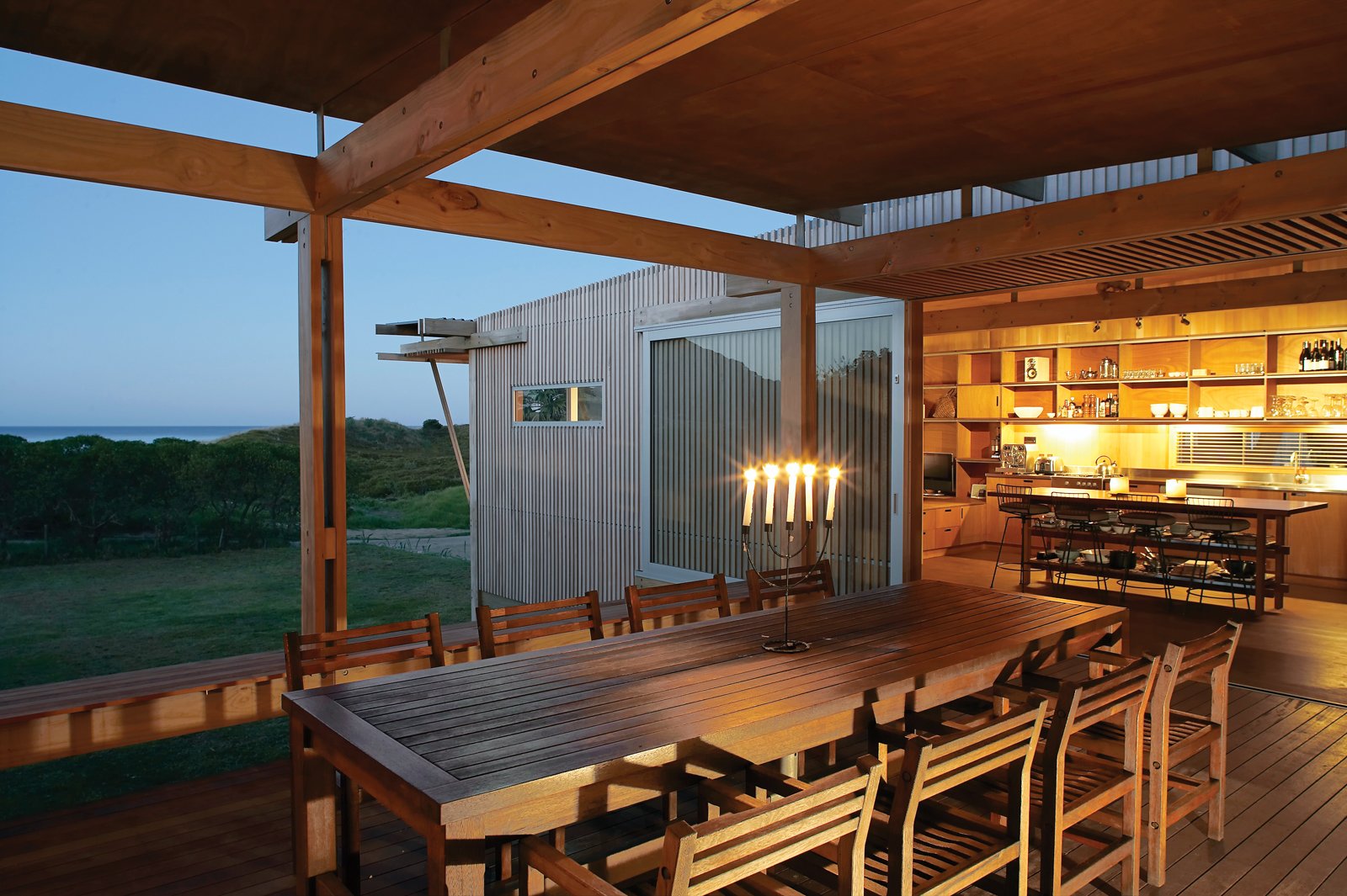 Photo 3 of 3 in New Zealand Vacation Home Designed Completely Off the