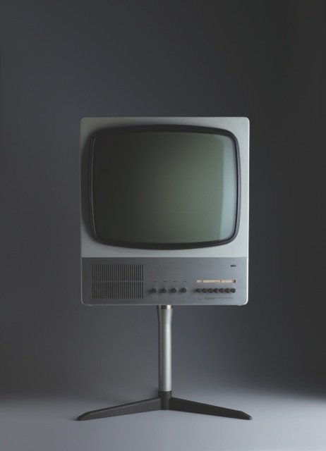 The FS80 television set is Rams' design from 1964; a metal frame holds up the plastic housing of the screen.