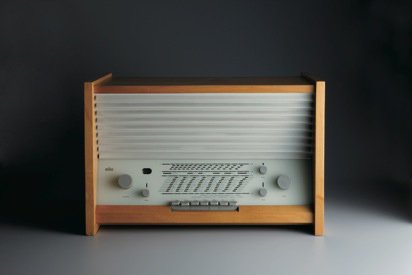 This G11 radio designed by Hans Gugelot from 1955 is a good signpost of where Rams started in his career at Braun. Early Rams designs incorporated wooden panels (maple here) but before long he found greater expression in plastic and metal.