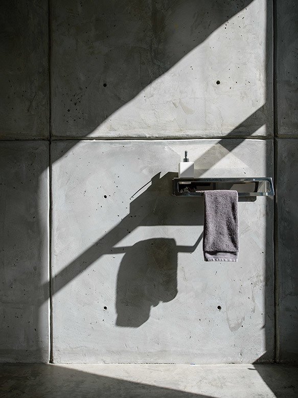 Photo 9 of 12 in An EnergyEfficient Hybrid Prefab Keeps Cool in the