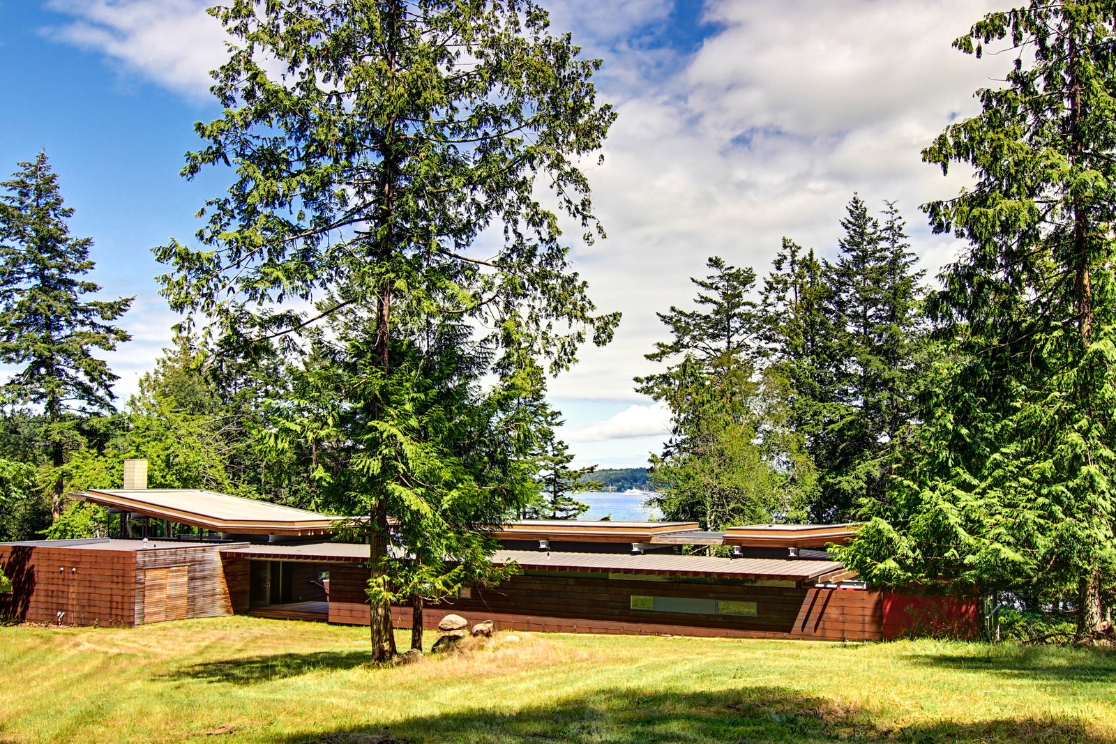 Photo 16 of 16 in An Off-the-Grid Island Home for a Seattle Music ...