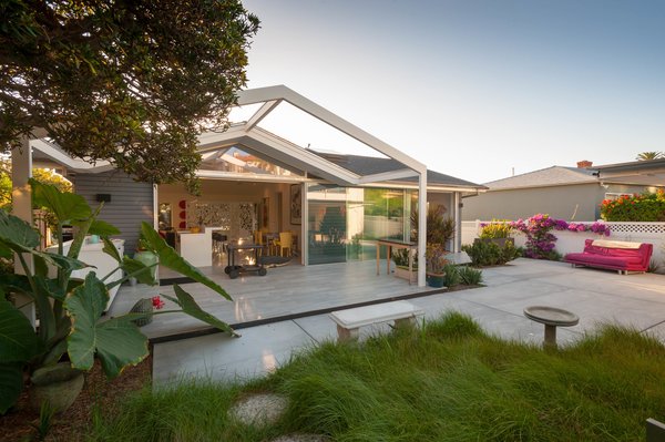 A California Cottage Renovated for Easy Indoor-Outdoor Living