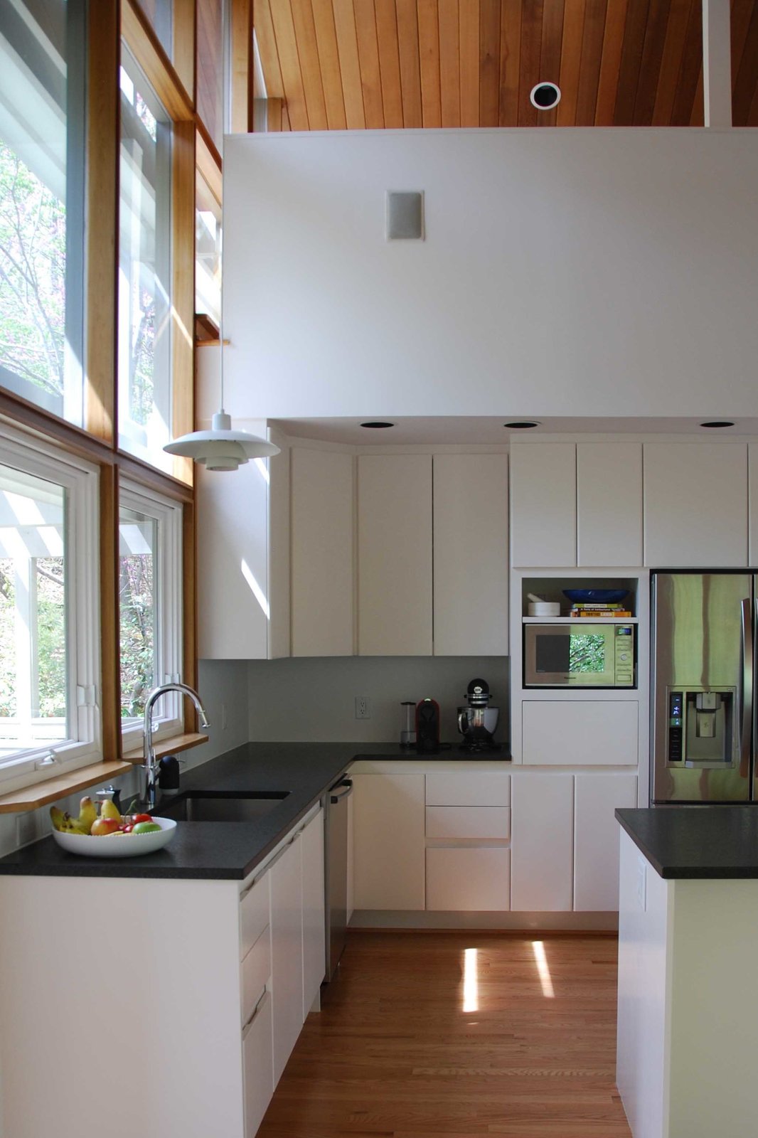 Kitchens with Granite Countertops (5 Photos) Dwell