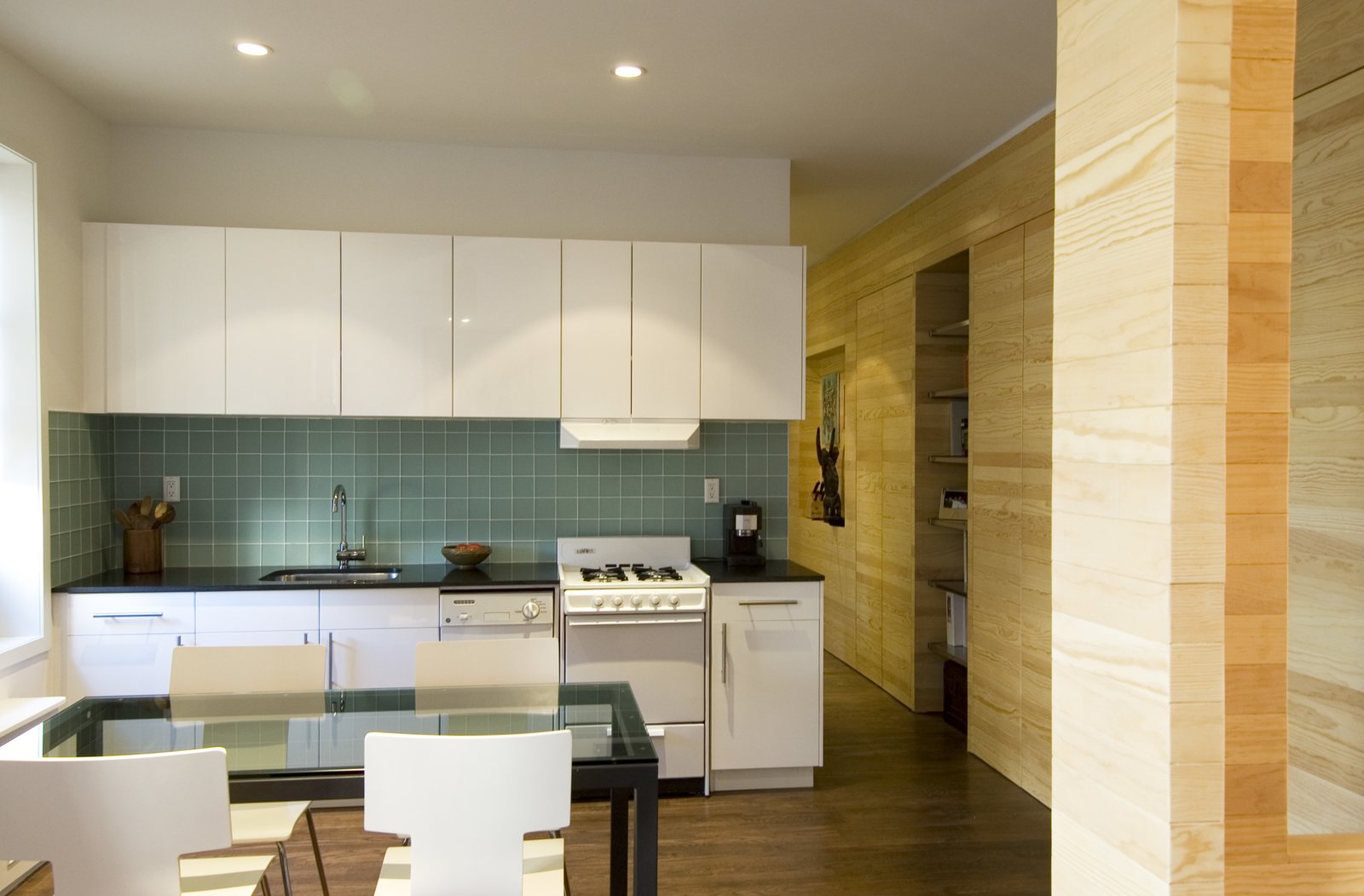 Photo 4 of 5 in A Tiny Brooklyn Studio Apartment Organized by a Smart ...