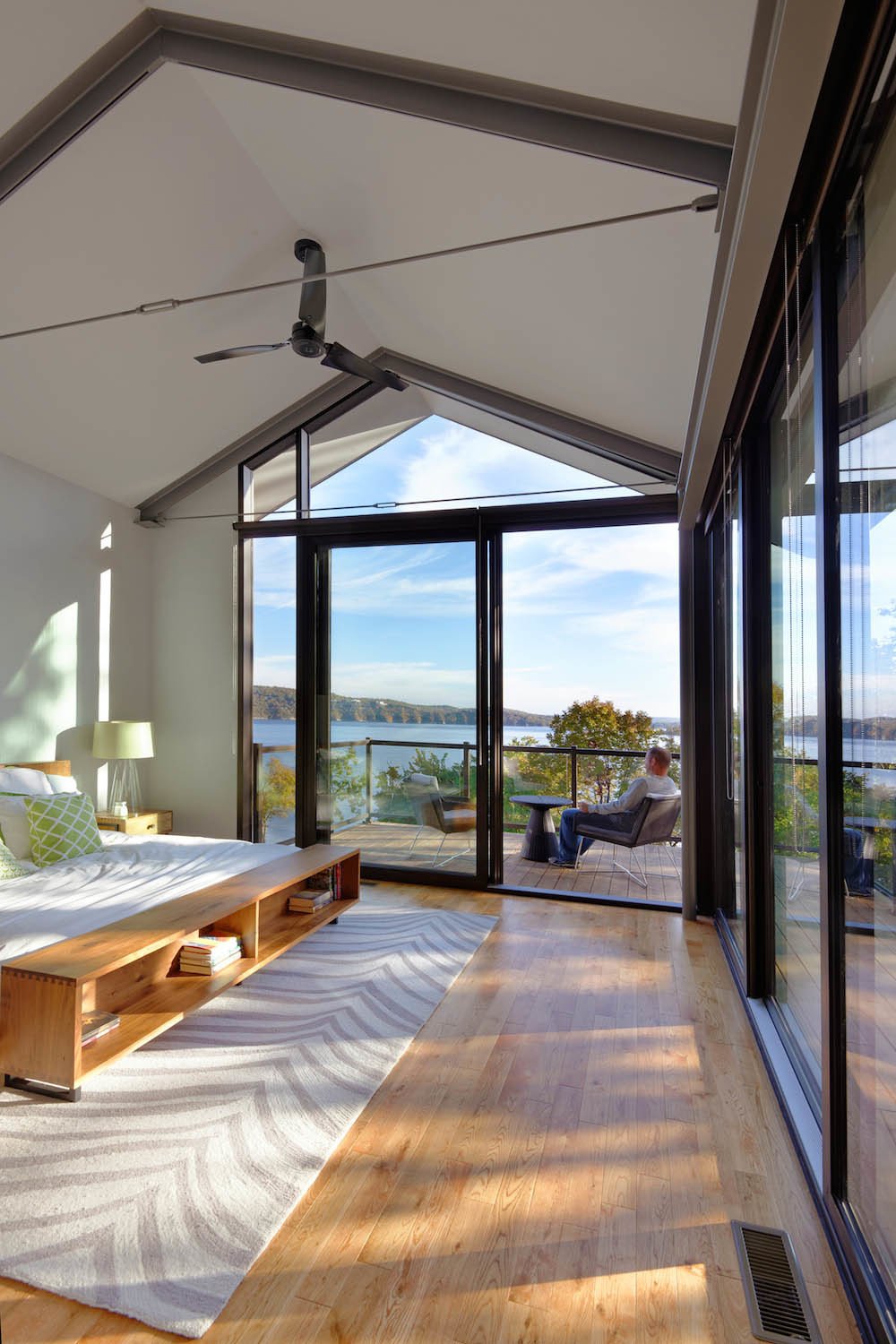 Photo 5 of 9 in Modern Lake House in Missouri Dwell