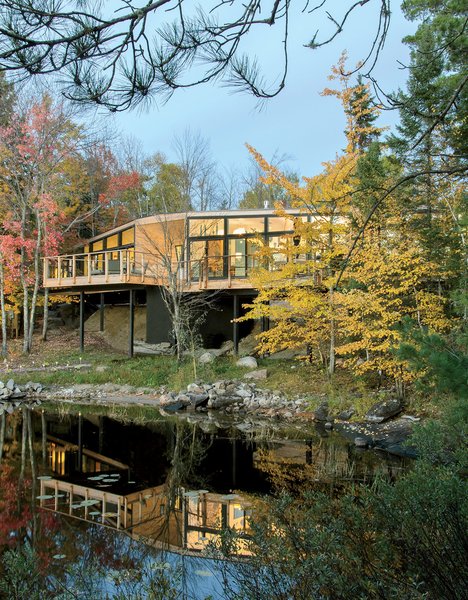 Retirees Dr. Mary Ellen Kennedy and Robert Dault tasked architect Charlie Lazor with bringing a prefabricated 2,100-square-foot home to their lakeside property, located in one of rural Ontario’s unorganized territories.