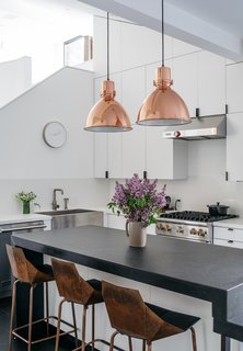 In this guide, we break down the benefits and costs of laminate, wood, concrete, stainless steel, engineered quartz, granite, and marble.