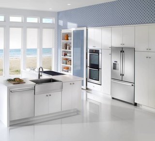 Sleek and simple, the Bosch Benchmark Series tops many of the most recent consumer review lists. The series includes 13 models in North America, mainly differentiated by their sound ratings. The series is applauded for its energy efficiency, with models using just two-and-a-half gallons of hot water during normal wash cycles. They come with adjustable upper racks, a handy third rack, and interior lighting. 