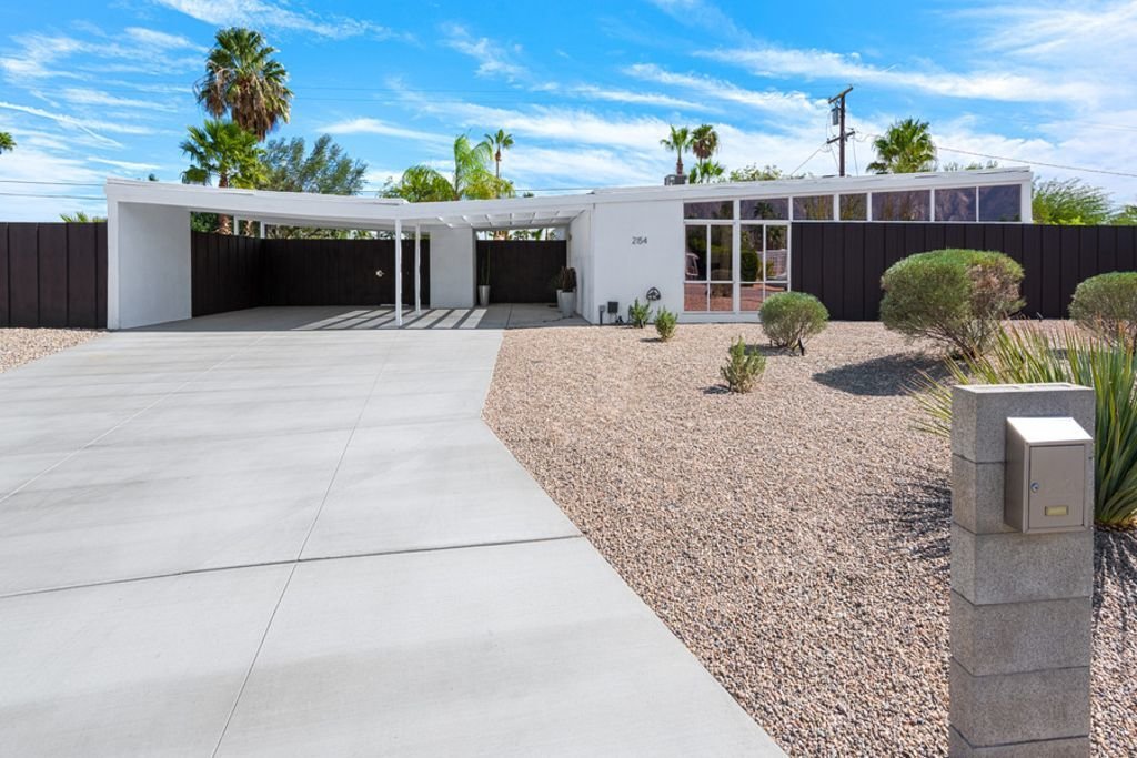 Photo 8 of 14 in Design 101 What Are Alexander Homes, and Why Are They