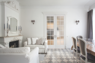 Add texture or patterns to your Classic Revival look with artwork, drapes, carpets and wallpaper. Have fun with every layer, but keep things symmetrical. 