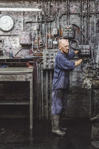 French Paper Company’s  business is much more than  white letter stock. On the factory floor, Sean Penny operates the hydropulper, a machine that  is used to make greeting cards, photo backdrops, envelopes,  retail packaging, and more.