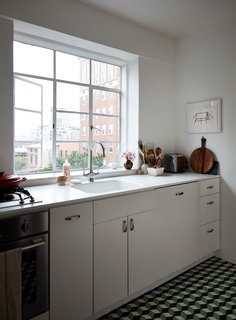 30 Photos Of Black And White Kitchens Dwell A Black And White Kitchen In Brooklyn
