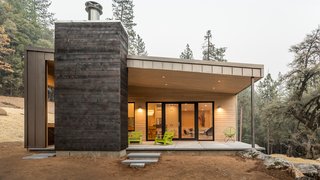 Mela Breen and David Good set out to build a zero-energy property that blended into its surroundings in the Sierra Nevada Mountains.