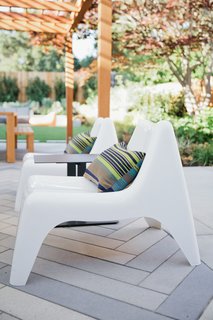 Similar to other concrete solutions in Stepstone’s acclaimed product line, the Large Scale CalArc Pavers are offered in multiple colors, styles, and finishes, which can easily be combined depending on your desired look.