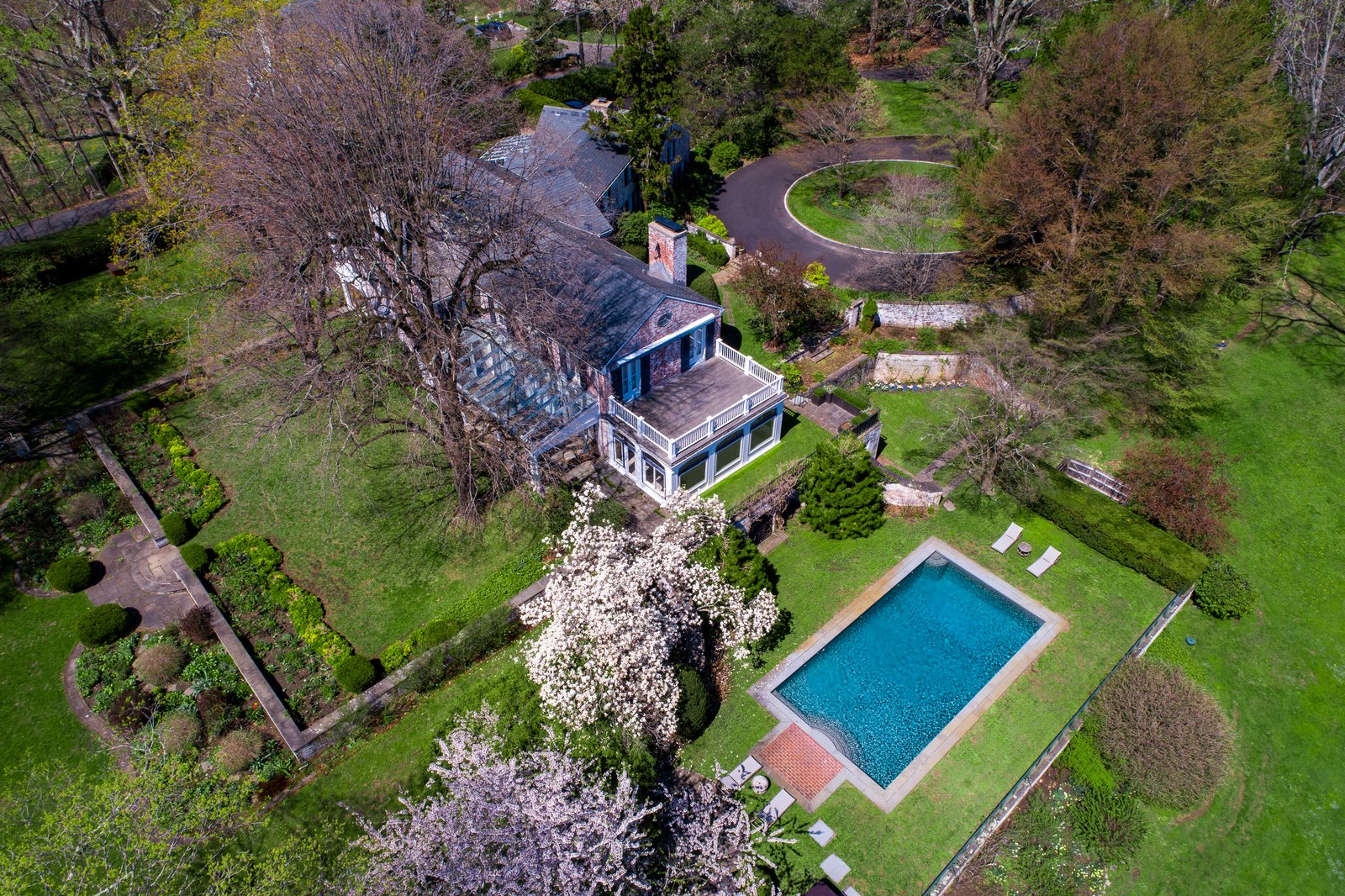 Photo 1 of 11 in Paul Simon’s Grand Connecticut Estate Returns to the