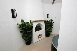 A closer look at the adorable fireplace.