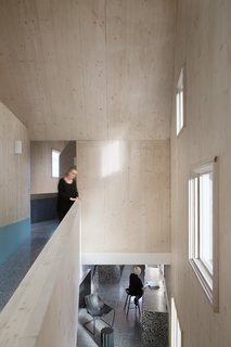 Attempting to rework spatial paradigms of the past, the award-winning architect establishes the rooms, catwalks, and double-height spaces in the interior by aligning those spaces to ridges and valleys in the roof above.