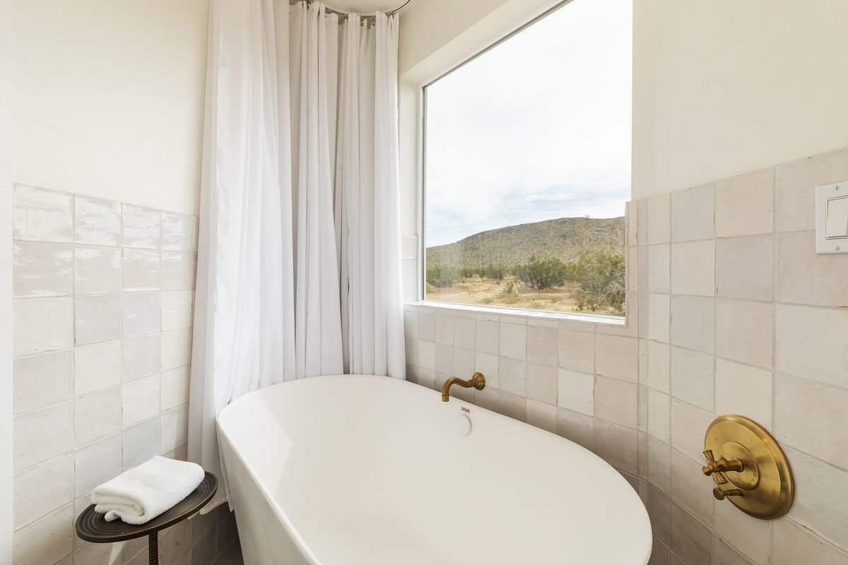 Photo 6 of 7 in Snag This Newly Revamped Joshua Tree Cutie For 390K