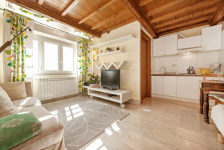 Location, location, location. This spot offers a peaceful reprieve in a residential area of the city, but it's close to attractions such as the Basilica of San Giovanni and the Colosseum, as well as local vintage markets and nightlife.