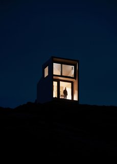 At nightfall, the remote cabin is ideal for stargazing.