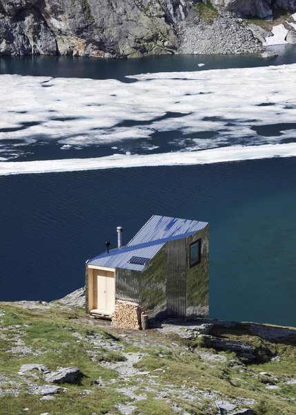 Accessible only by foot, the On Mountain Hut is sited on Piz Lunghin, or 