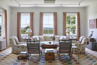 Caroline Kennedy also had portions of the interior updated during the renovation, careful to retain some semblance of the original floral motif completed by English interior decorator Georgina Fairholme.