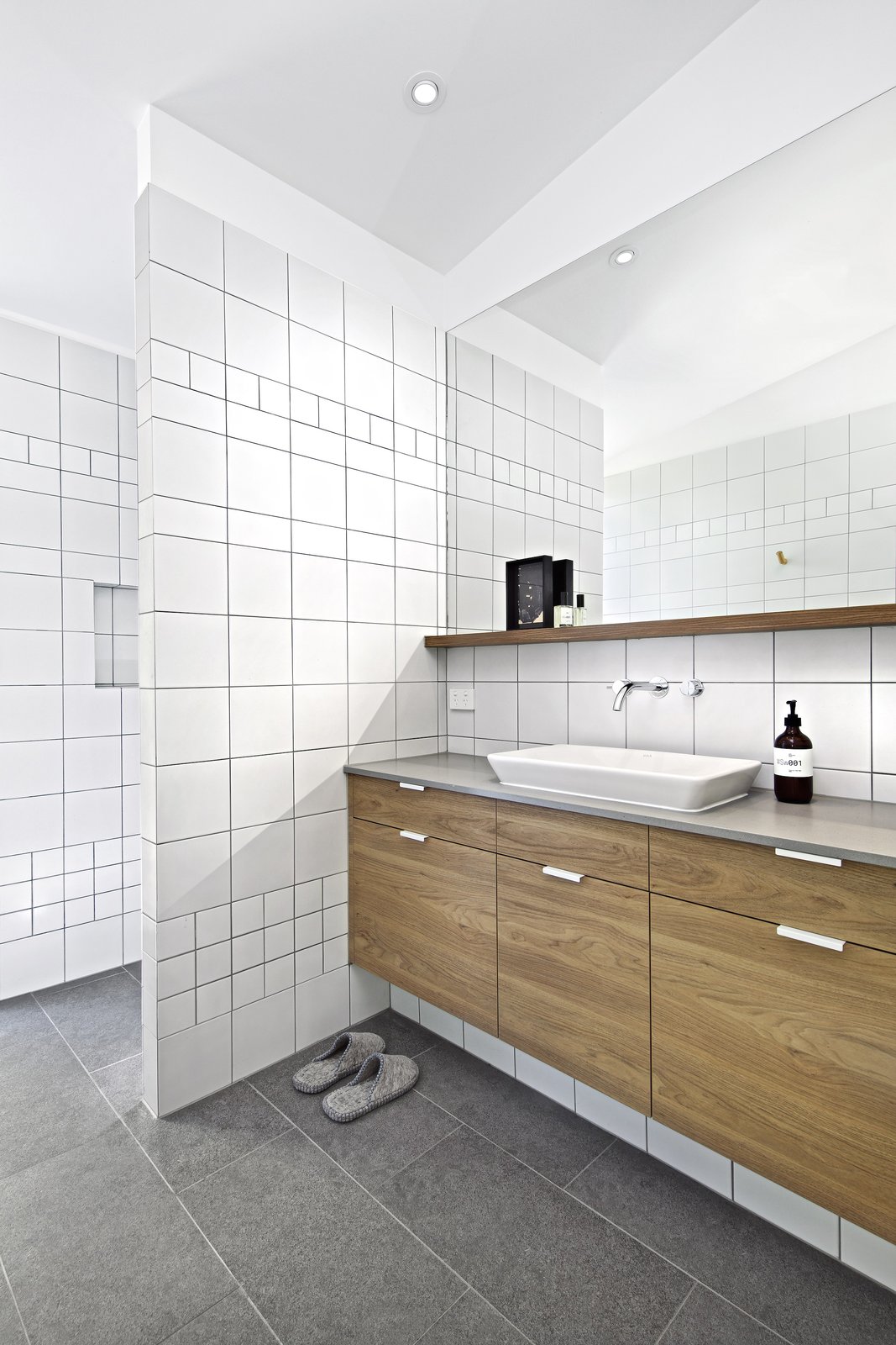 Photo 8 of 11 in A Classic Queenslander Bungalow Gets an Inky New