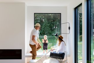 “When it came to designing the inside of the home, we wanted to have your eye continue on through the glass instead of landing on a lot of details,” comments Liz.