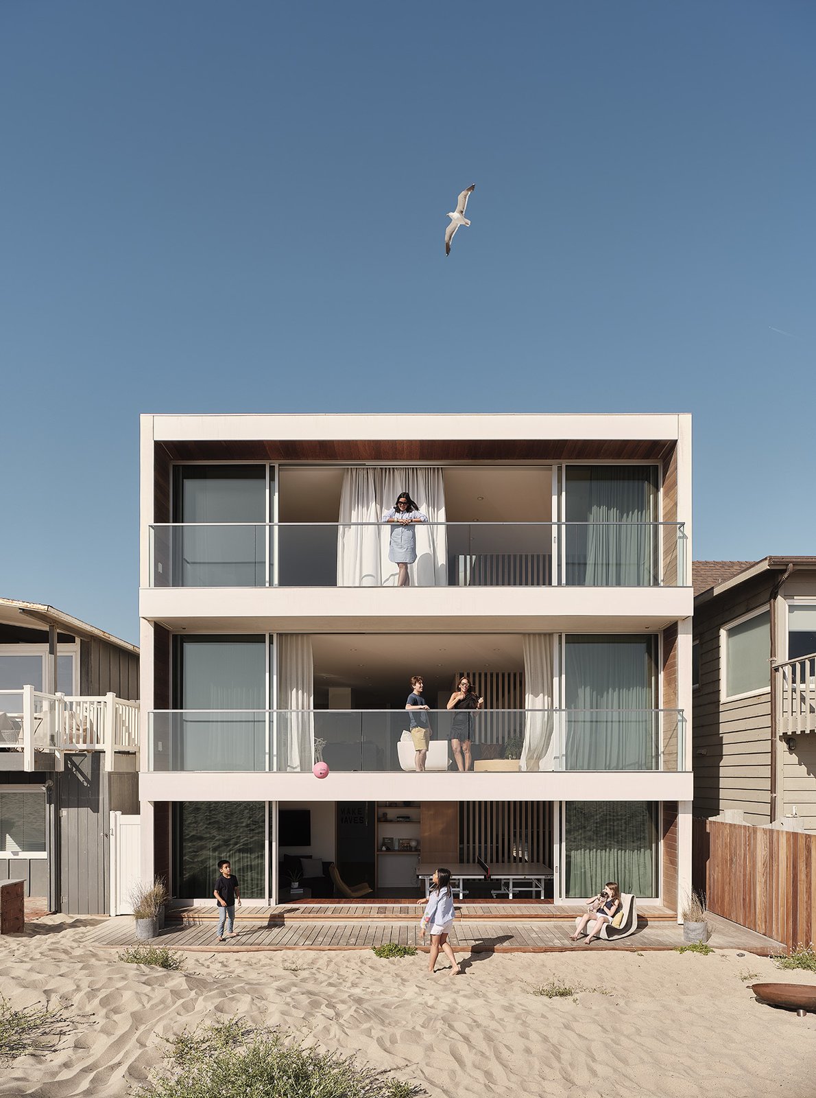 Architect David Montalba renovated a 1970s bungalow for Janette Sosothikul in Oxnard, California, a beach town midway between Malibu and Santa Barbara.