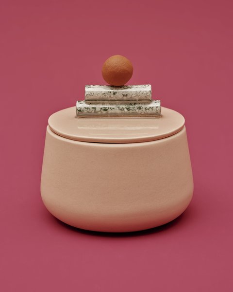 A work from Itkonen's Sculptural Containers series.