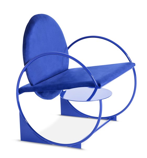 The Bullarengue Lounge Chair by Ángel Mombiedro.