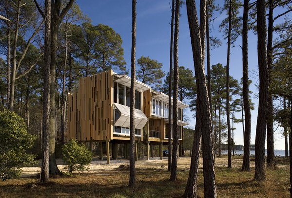 Components of KieranTimberlake’s 2006 Loblolly House were constructed in Bensonwood’s factory and assembled on-site in just six weeks. The project paved the way for further advancements in OpenHome’s panelized prefab system.