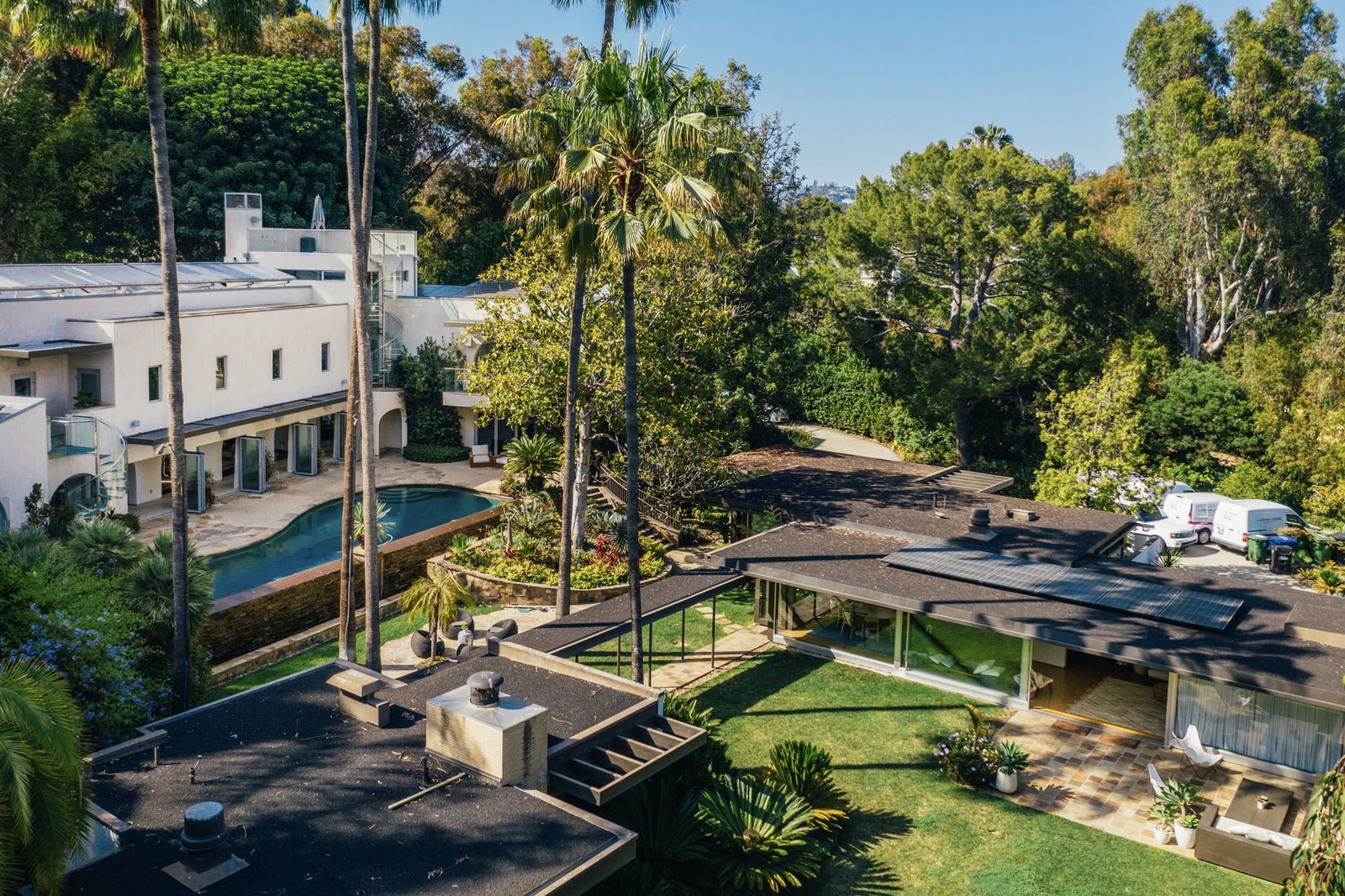 Photo 3 of 16 in Richard Neutra’s Bailey House Hits the Market—Along