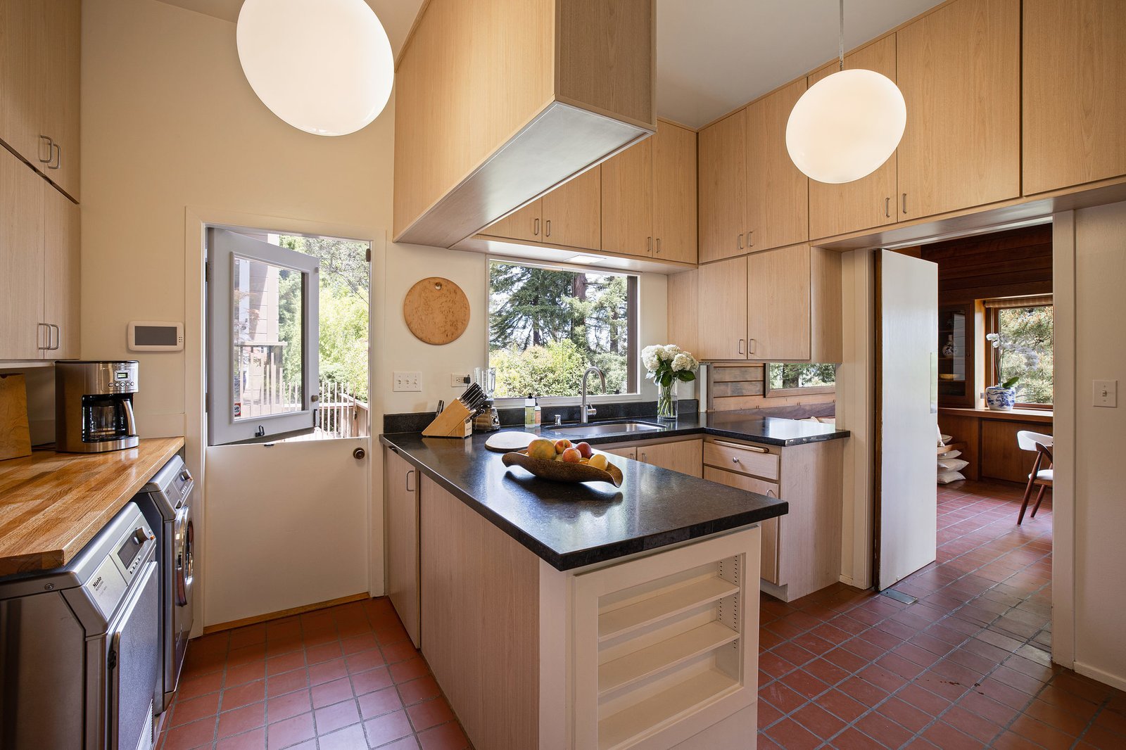 Photo 10 of 21 in An Impeccable Midcentury Compound in the Berkeley ...