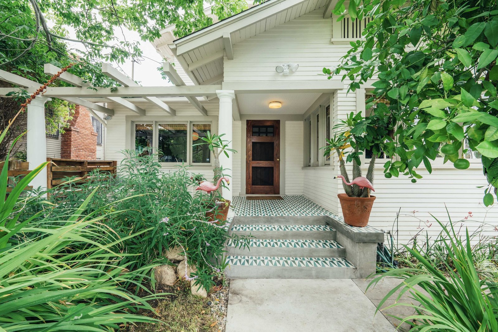 Photo 1 of 16 in A Cheery Craftsman Duplex in L.A. With Adjacent Studio
