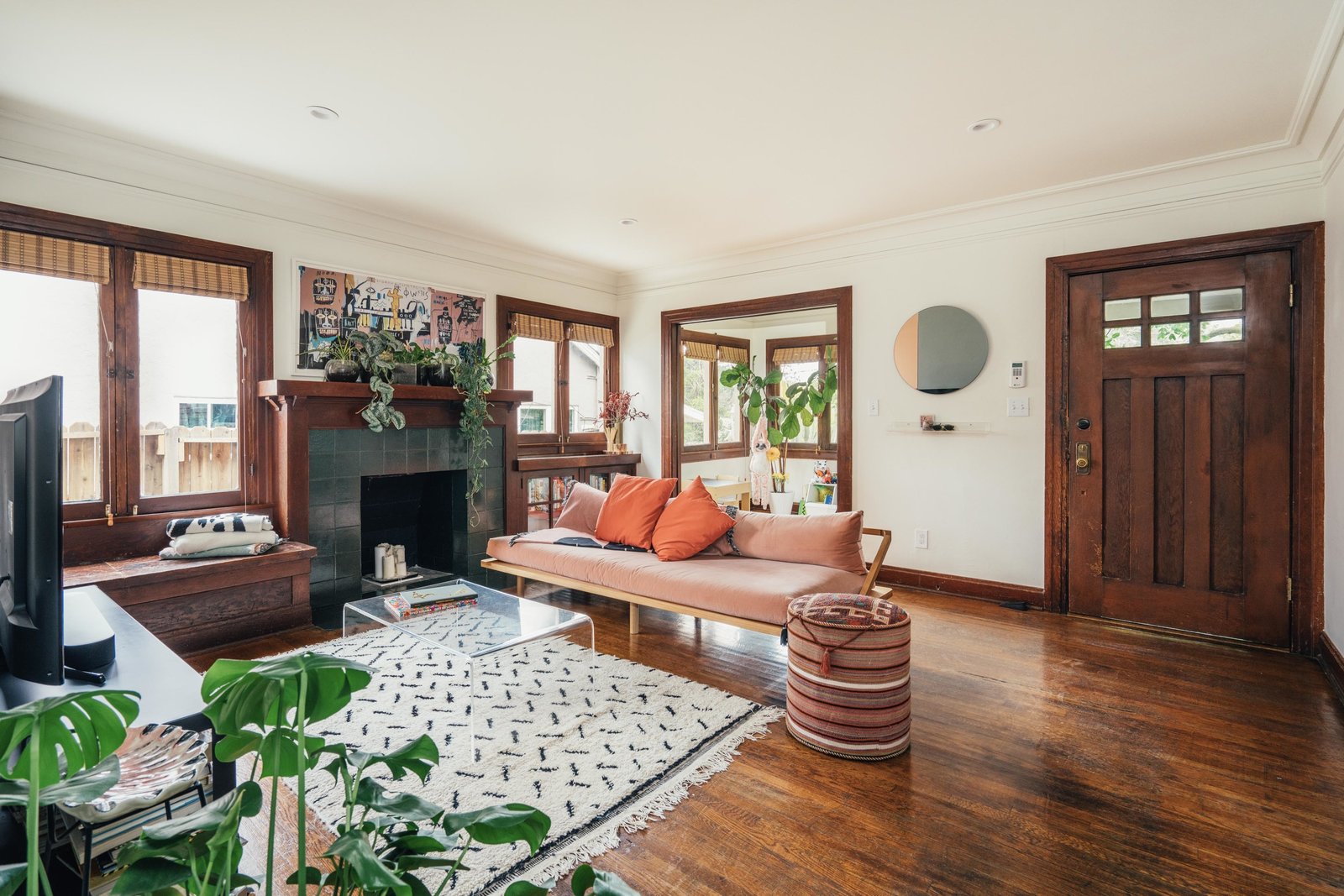 Craftsman Home/Open Concept (w Glamping Tree House) - California Coastal  Lifestyle, Los Angeles, CA | Production | Peerspace, image size:1600x1067