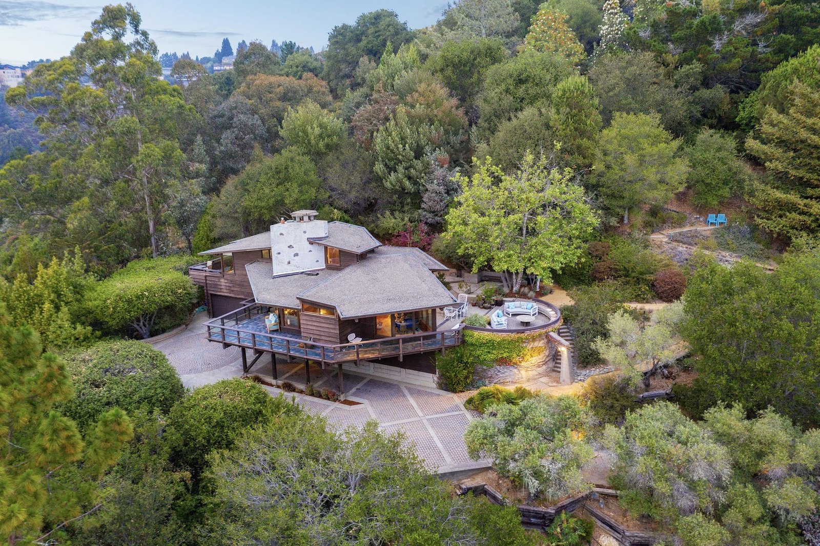 Photo 18 of 19 in An Alluring Berkeley Hills Home by a Case Study