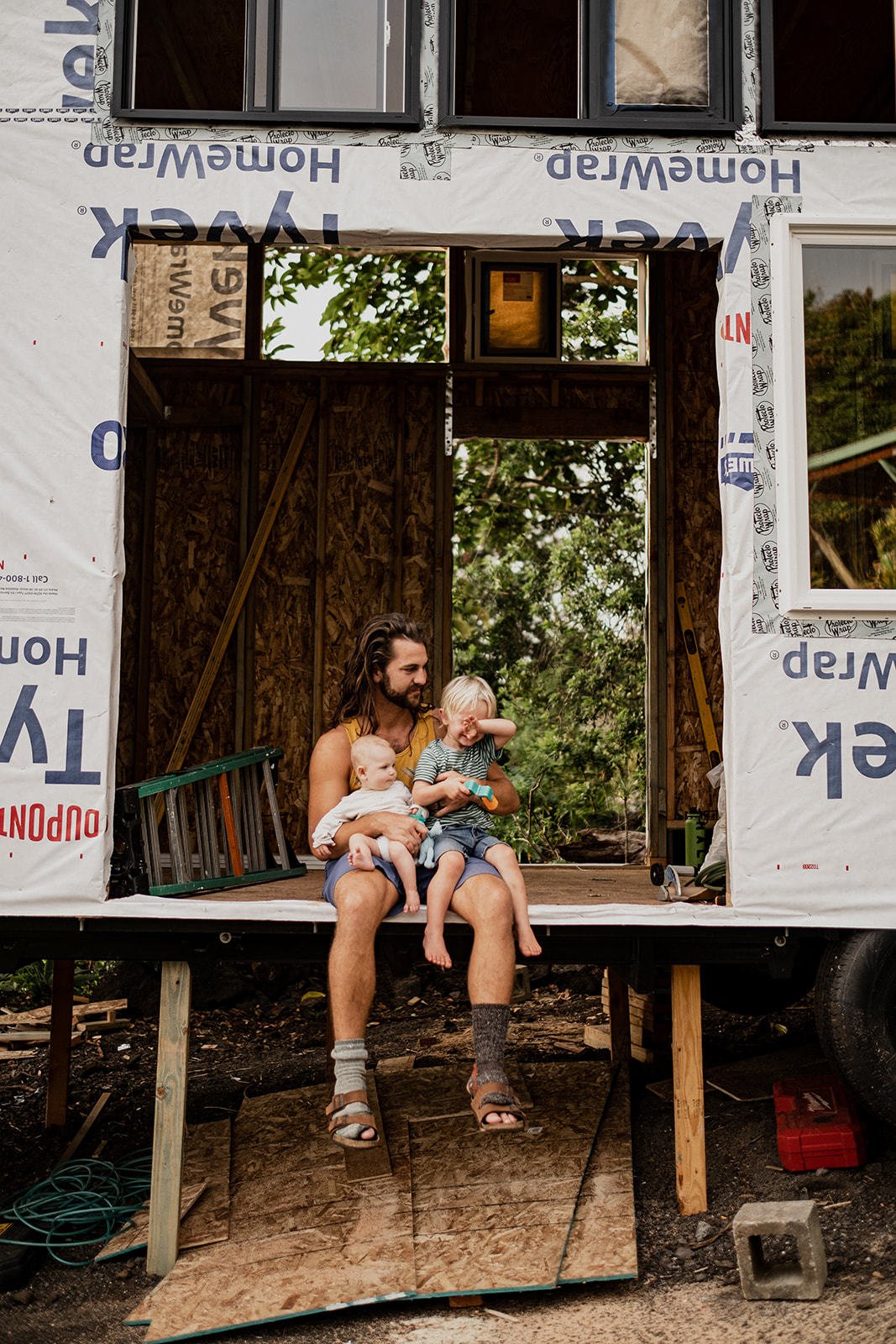 Photo 4 of 14 in A Hawaii-Based Couple Build a Luminous Tiny House in ...
