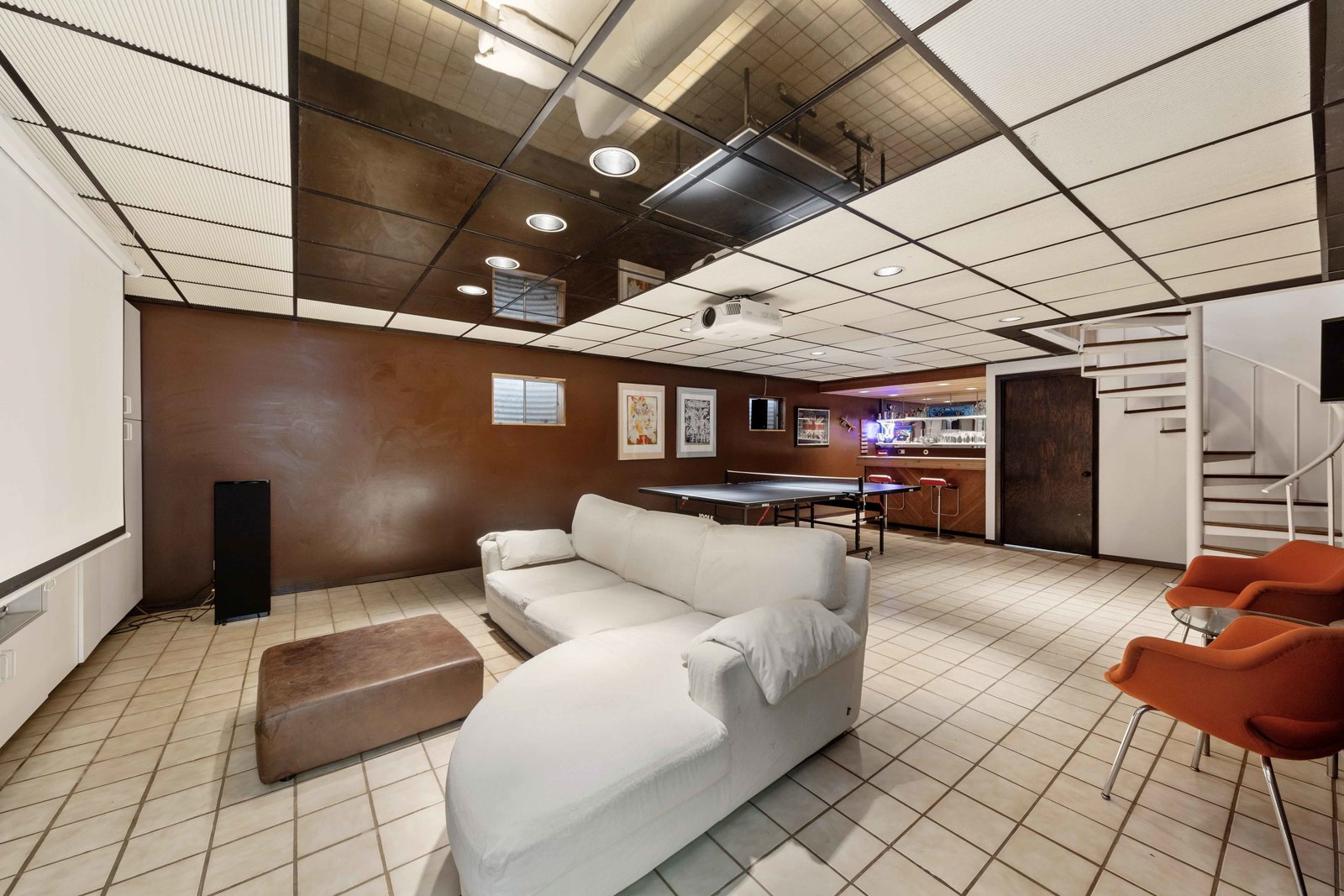 Photo 13 of 15 in A Blackened Steel and Glass House Outside of Chicago