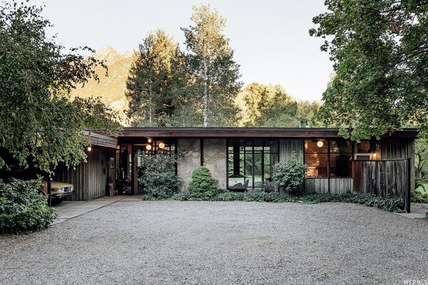 Recently listed for sale in Holladay, Utah, is this post-and-beam-style residence built in 1958. The children of the home's original owners are now working with Preservation Utah to find a buyer who will commit to maintaining the home's original architectural integrity.