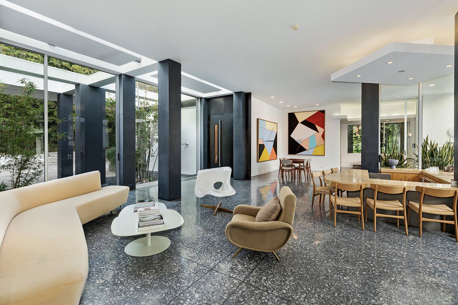 Photo 2 of 15 in The Holt House by Midcentury “Architect to the Stars