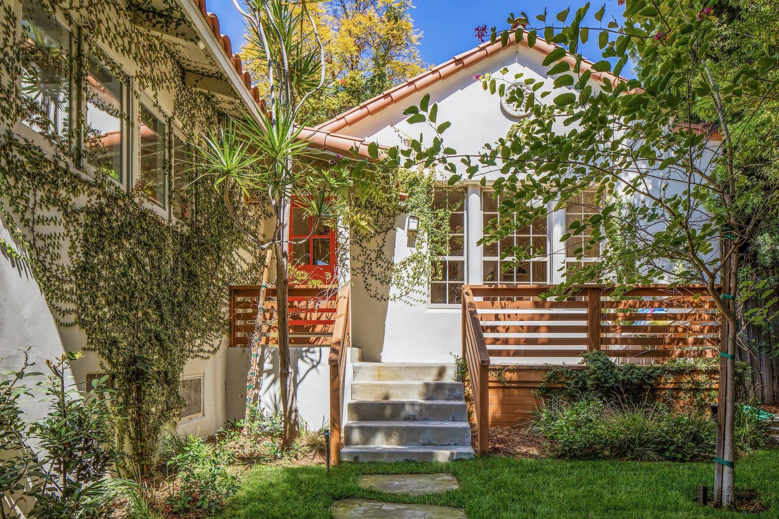 Photo 2 of 15 in Actress Tallulah Willis Lists Her 1920s Hollywood