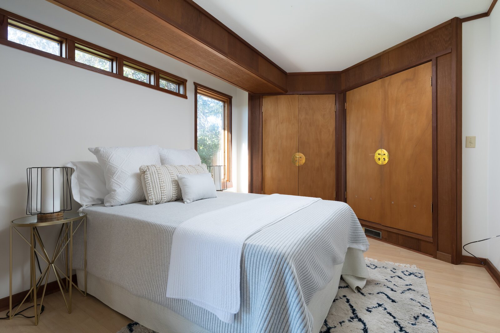 Photo 20 of 22 in A RedwoodClad Midcentury With an InLaw Unit Lists