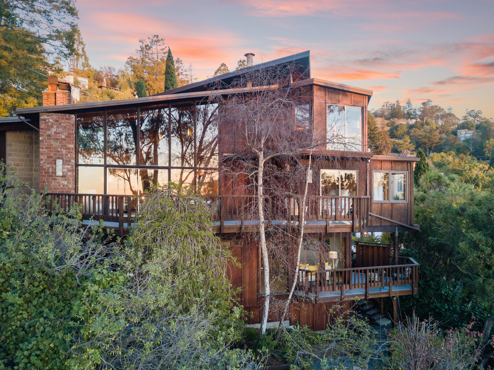 Louise Rigg Photo 2 of 22 in A Redwood-Clad Midcentury With an In-Law Unit Lists ...
